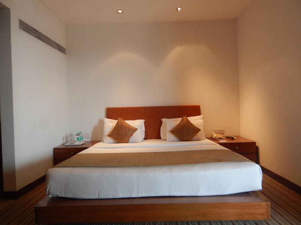 Hotel Parc Estique Pune Luaran gambar