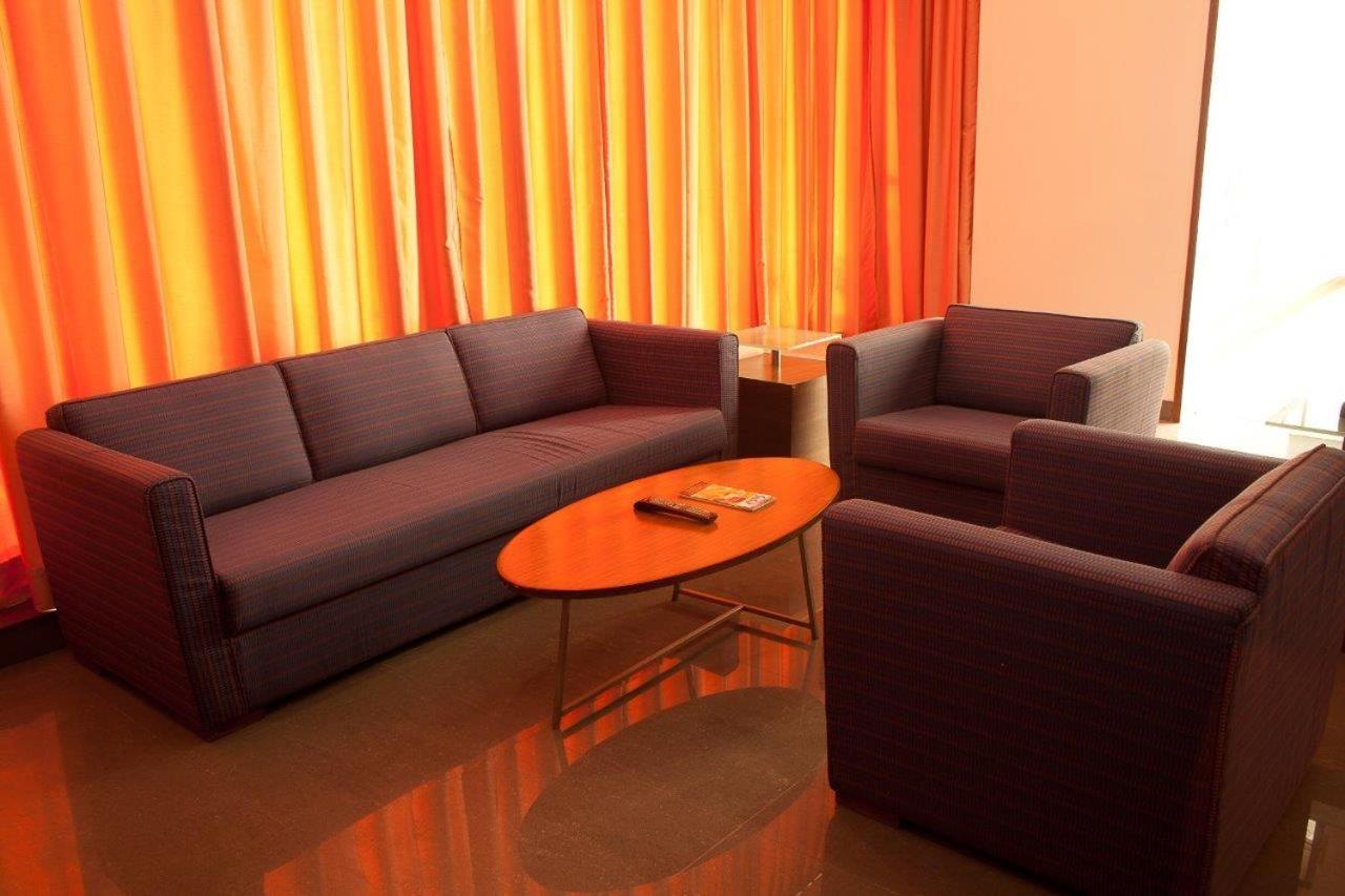 Hotel Parc Estique Pune Luaran gambar